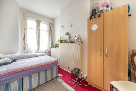 27 Jersey Road, London, E11 4BL