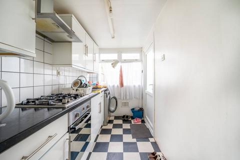 27 Jersey Road, London, E11 4BL
