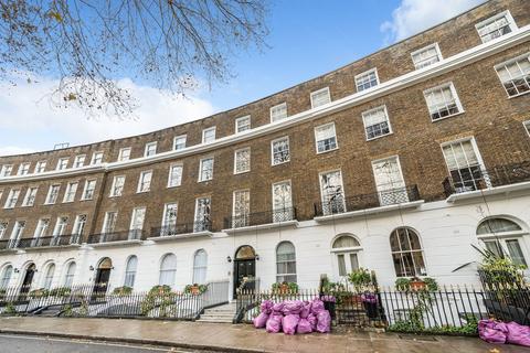 Studio to rent, Cartwright Gardens, Bloomsbury, London, WC1H