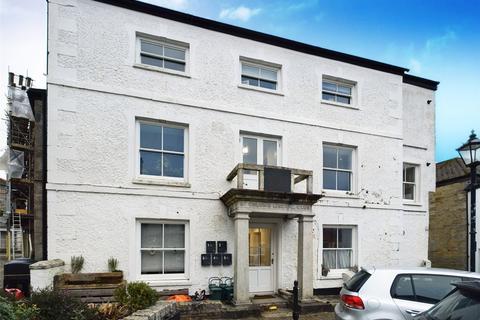 2 bedroom flat to rent, St. Columb, Cornwall