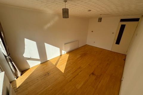 2 bedroom flat to rent, Greenwood Court, LS6 4LU