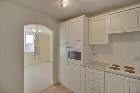 1 bedroom retirement property for sale, Regent Crescent, Horsforth, Leeds, West Yorkshire, LS18