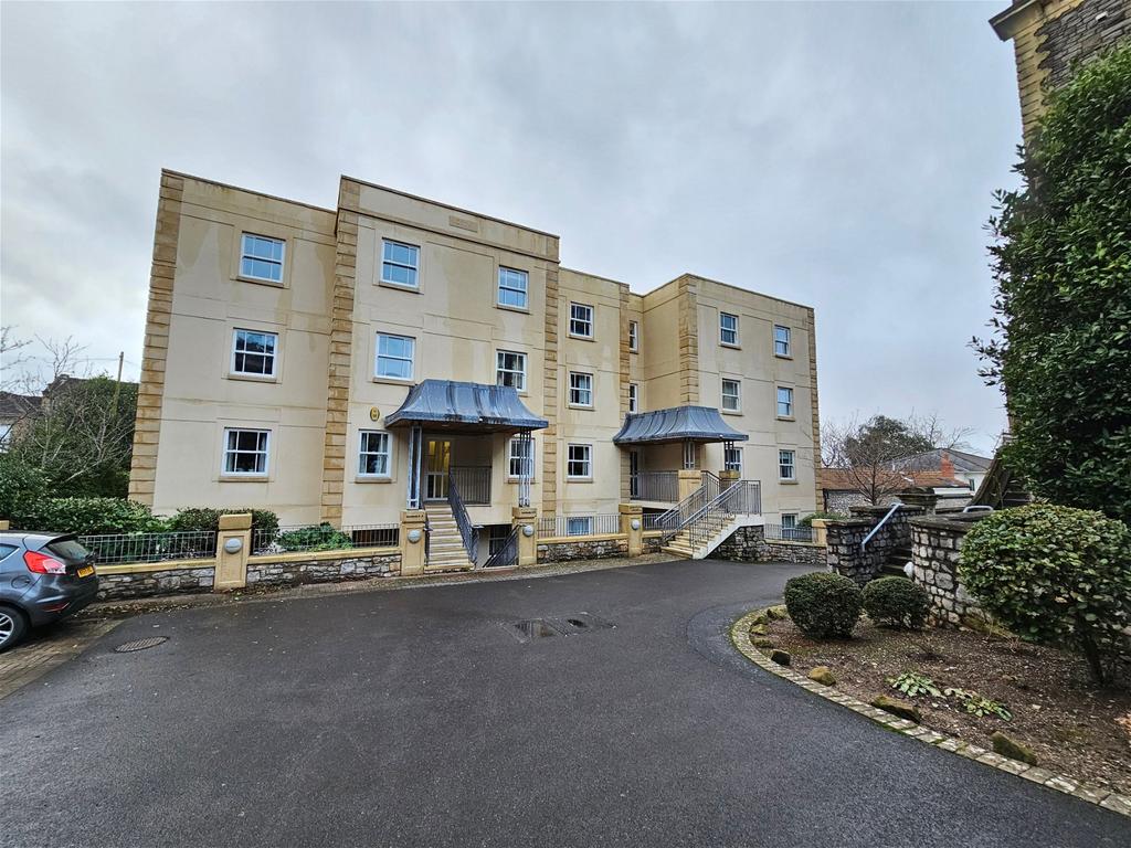 Herbert Road, Clevedon 1 bed apartment to rent £950 pcm (£219 pw)