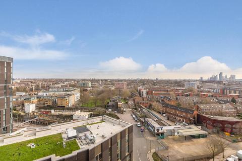 2 bedroom flat for sale, York Way, London, N1C