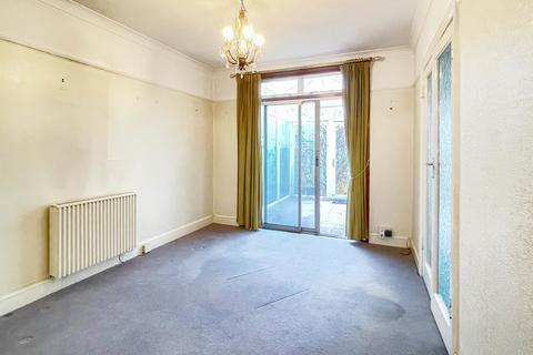 606 Rayners Lane, Pinner, HA5 5HT