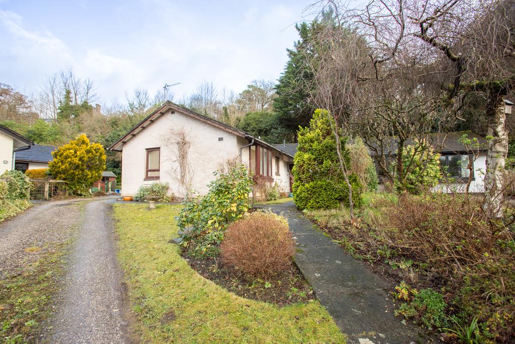 8 Riggs Close, GrangeoverSands, Cumbria, LA11 6SX 2 bed semidetached