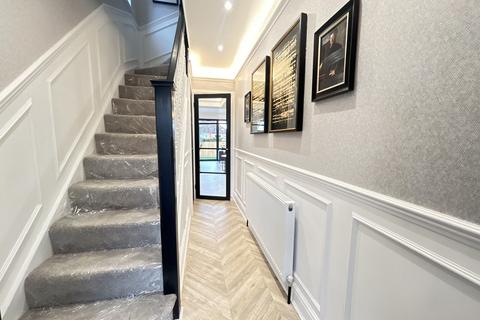 144 Stroud Road, Shirley, Solihull, B90 2JX