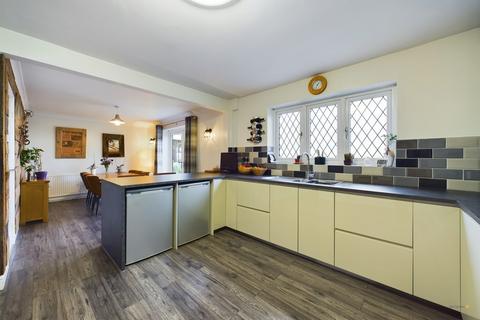 4 bedroom detached house for sale, Bretby Lane, Bretby