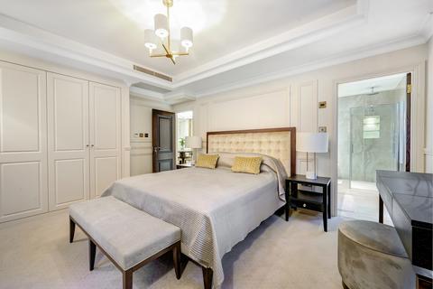 1 bedroom flat for sale, Chesterfield House, Chesterfield Gardens, Mayfair, London