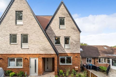 4 bedroom semi-detached house for sale, The Gallop, South Croydon