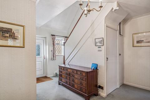 8 Ashenden Walk, Farnham Common, Slough, SL2 3UF