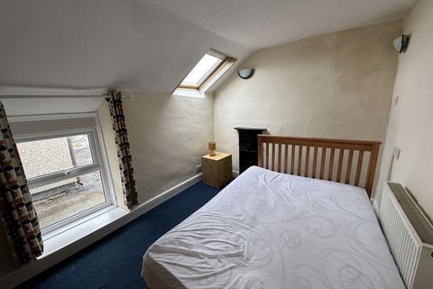 2 bedroom terraced house for sale, Llanllechid, Gwynedd