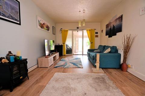 22 Edward Road, Oldbury, B68 0LY