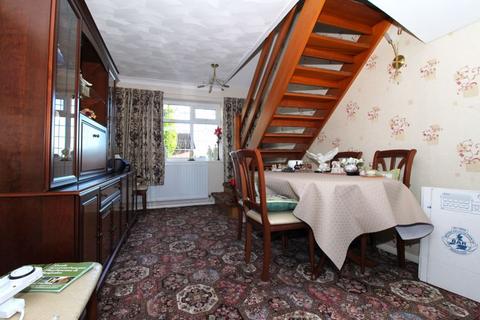 8 Knoll Croft, Walsall, WS9 8LR