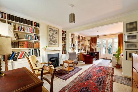 7 Hogarth Hill, London, NW11 6AY