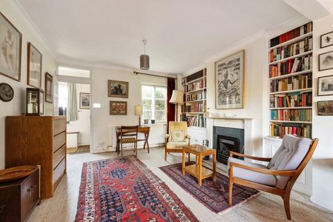 7 Hogarth Hill, London, NW11 6AY