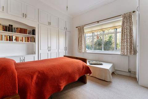 7 Hogarth Hill, London, NW11 6AY