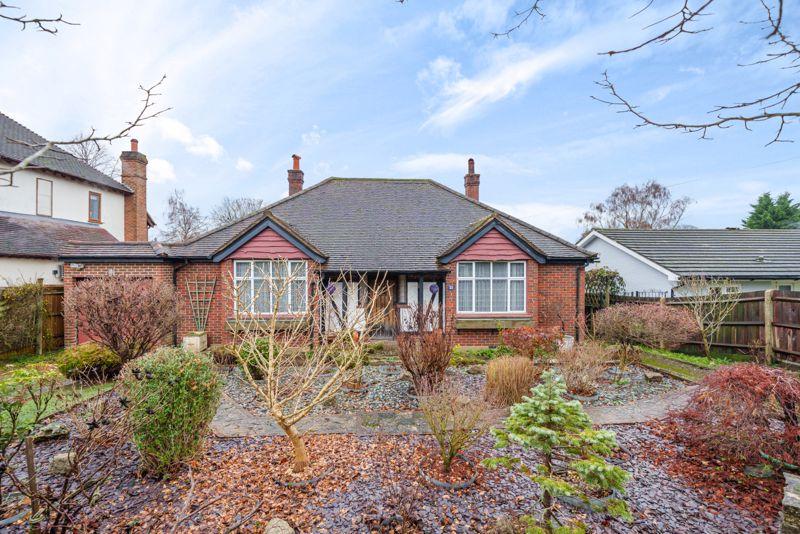 Groveside, Bookham 3 bed bungalow for sale £895,000