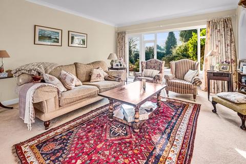 31 Four Oaks Road, Sutton Coldfield, B74 2XT
