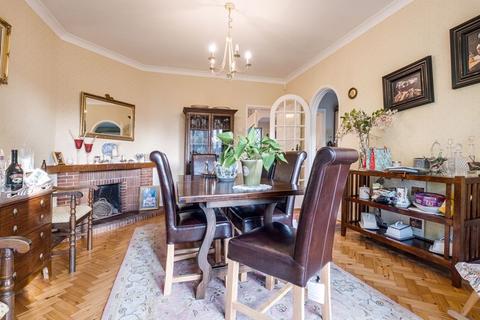 31 Four Oaks Road, Sutton Coldfield, B74 2XT