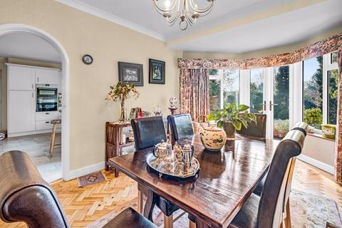 31 Four Oaks Road, Sutton Coldfield, B74 2XT