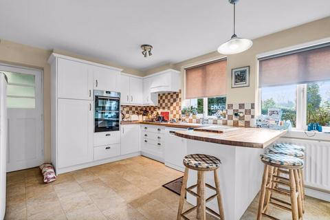 31 Four Oaks Road, Sutton Coldfield, B74 2XT