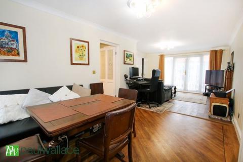 2 Rowley Gardens, Cheshunt, Waltham Cross, EN8 0SR