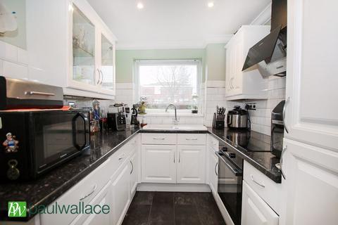 2 Rowley Gardens, Cheshunt, Waltham Cross, EN8 0SR