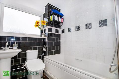 2 Rowley Gardens, Cheshunt, Waltham Cross, EN8 0SR