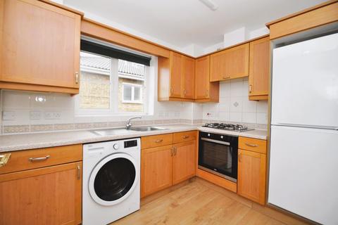 2 bedroom flat to rent, Galsworthy Road, Kingston Upon Thames