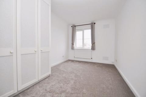 2 bedroom flat to rent, Galsworthy Road, Kingston Upon Thames