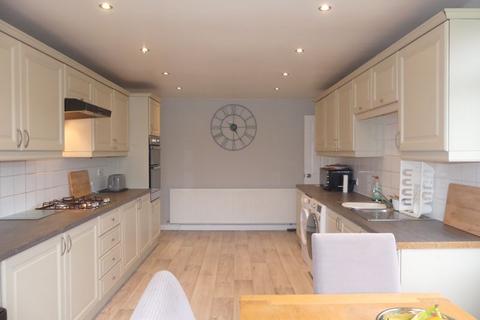 18 Clough Road, Shaw, Oldham, OL2 8QD