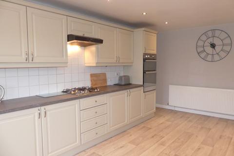18 Clough Road, Shaw, Oldham, OL2 8QD