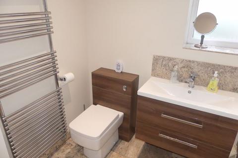 18 Clough Road, Shaw, Oldham, OL2 8QD