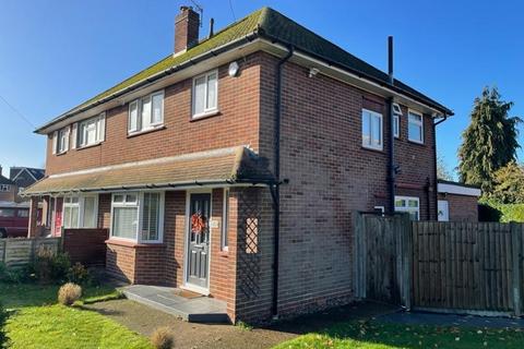 50 Bishops Way, Egham, TW20 8EN