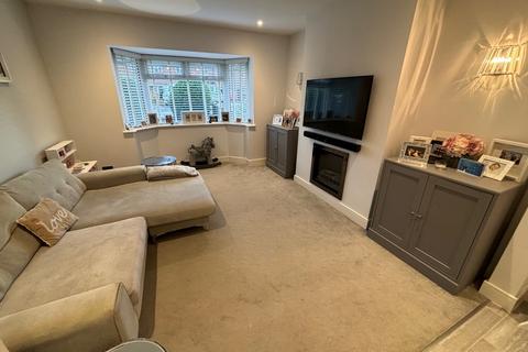 50 Bishops Way, Egham, TW20 8EN