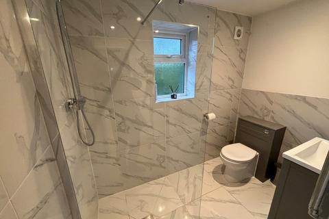 50 Bishops Way, Egham, TW20 8EN