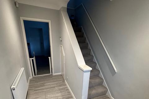 50 Bishops Way, Egham, TW20 8EN