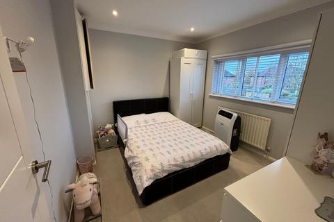 50 Bishops Way, Egham, TW20 8EN