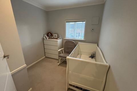 50 Bishops Way, Egham, TW20 8EN