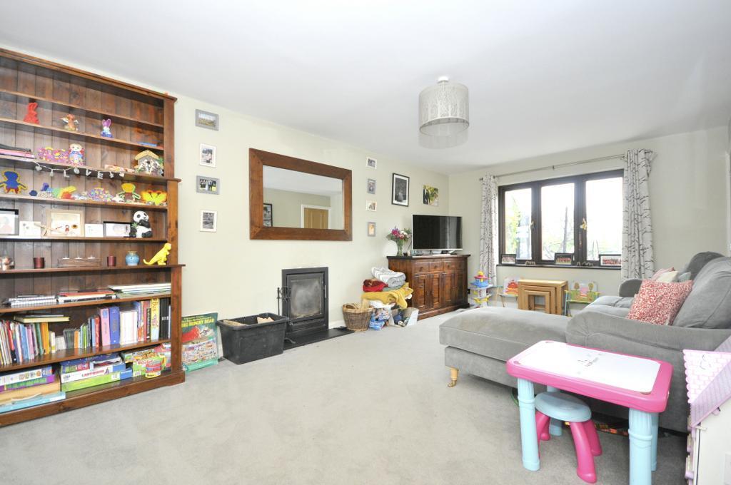 The Close, Bulkington, Devizes, Wiltshire, SN10 1SR 4 bed detached