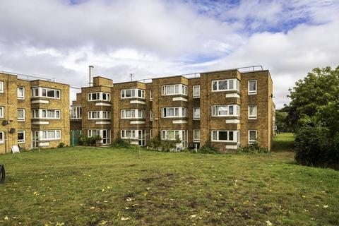 38 Woodland Grove, London, SE10 9UL
