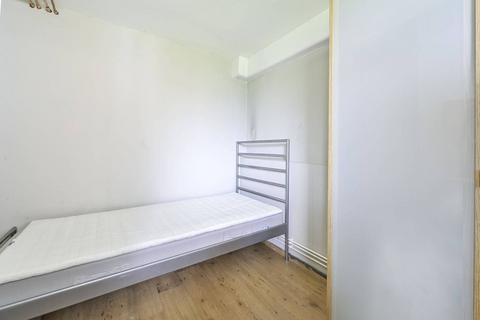 38 Woodland Grove, London, SE10 9UL