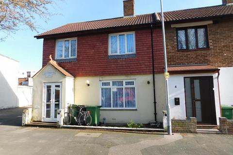 1 bedroom in a house share to rent, Northbrook Close,