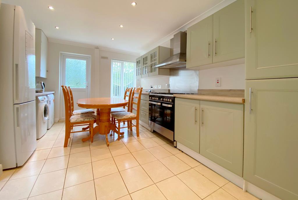 Slough Lane, Kingsbury 3 bed semidetached house £2,150 pcm (£496 pw)