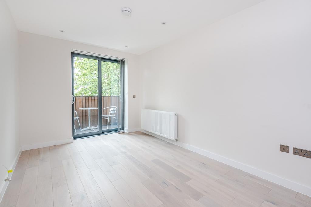 Horsham Gates, North Parade, Horsham, 1 bed apartment £1,100 pcm (£