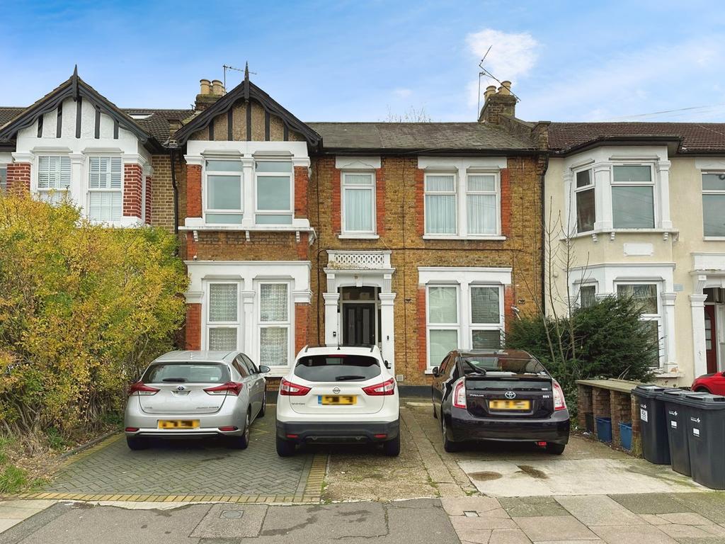 Empress Avenue, ILFORD, IG1 1 bed flat for sale £250,000
