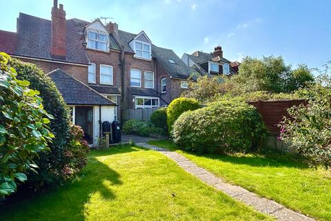 2 bedroom ground floor flat for sale, Woodville Road, Bexhill-on-Sea, TN39