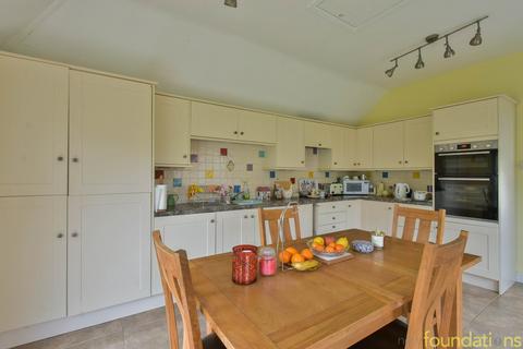 2 bedroom ground floor flat for sale, Woodville Road, Bexhill-on-Sea, TN39