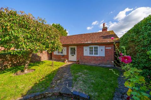 2 bedroom cottage for sale, The Street, East Clandon, Guildford